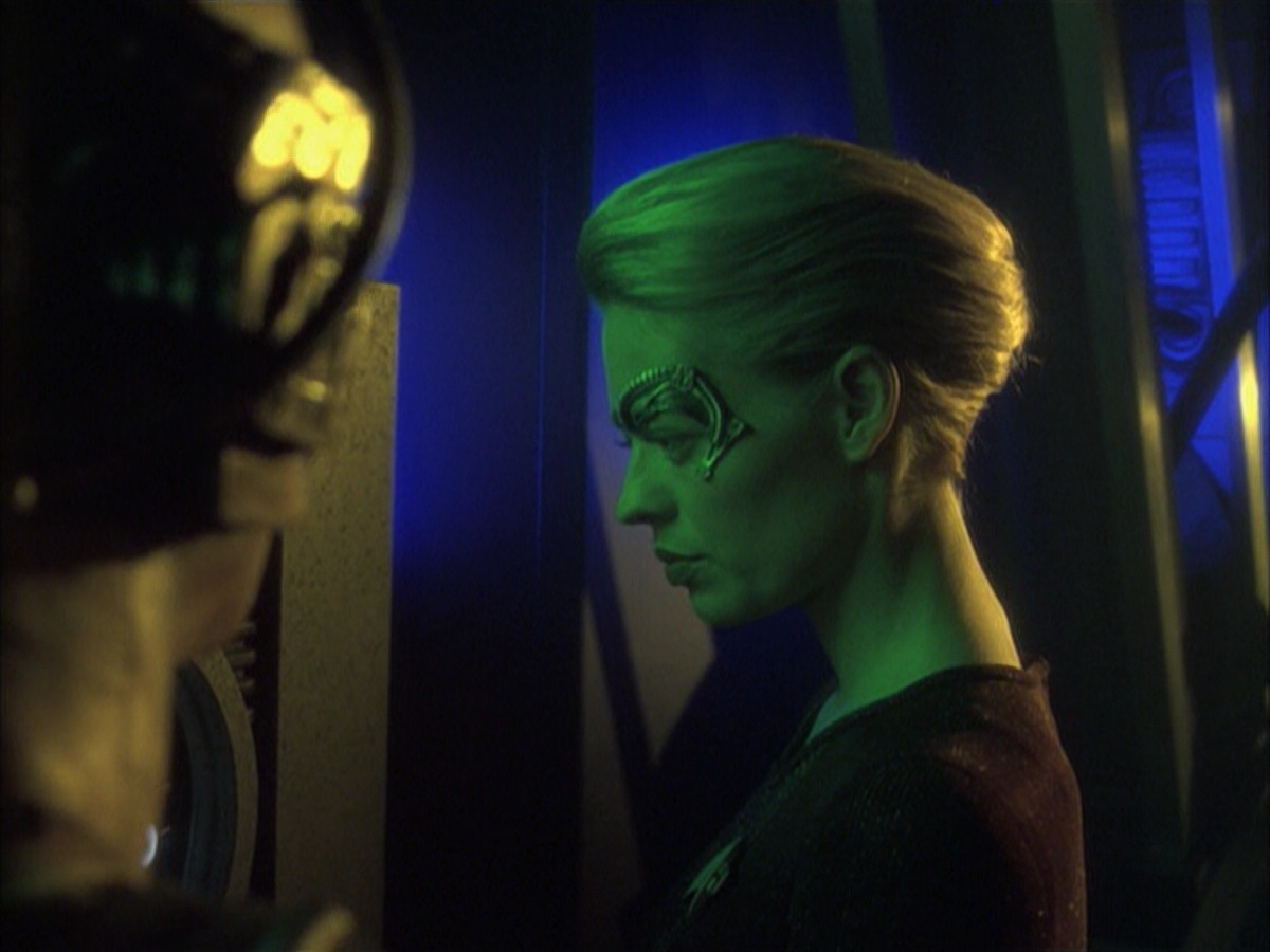 extant_StarTrek_VOY_6x16-Collective_01932.jpg