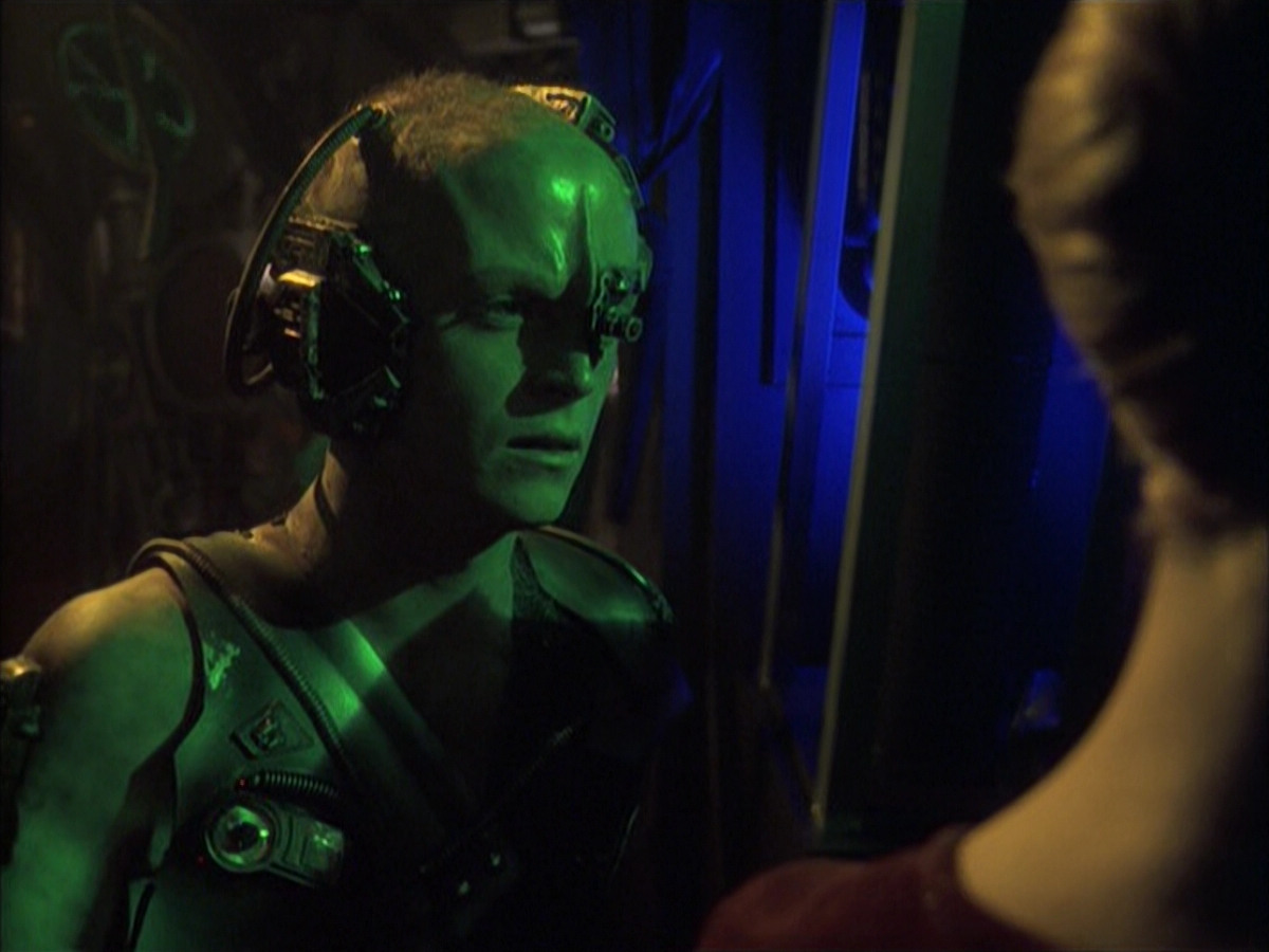 extant_StarTrek_VOY_6x16-Collective_01935.jpg