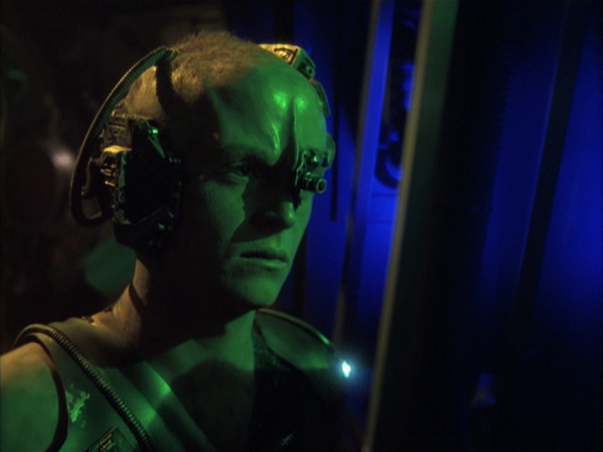 extant_StarTrek_VOY_6x16-Collective_01940.jpg