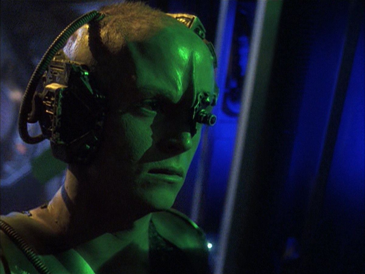 extant_StarTrek_VOY_6x16-Collective_01944.jpg