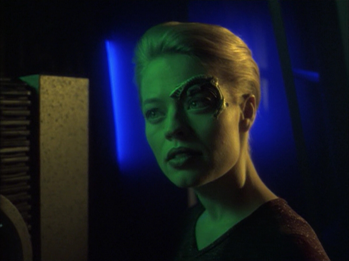 extant_StarTrek_VOY_6x16-Collective_01947.jpg