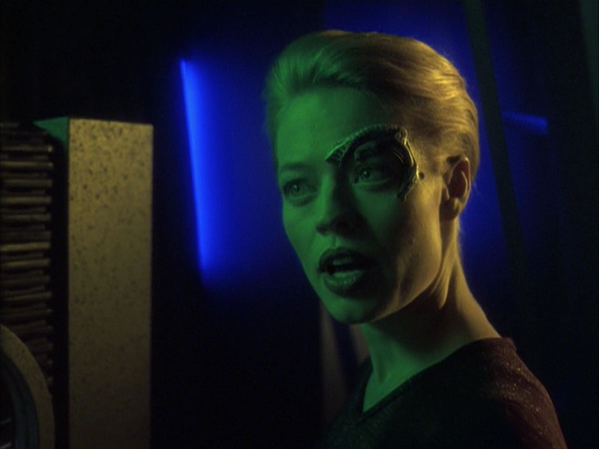 extant_StarTrek_VOY_6x16-Collective_01948.jpg