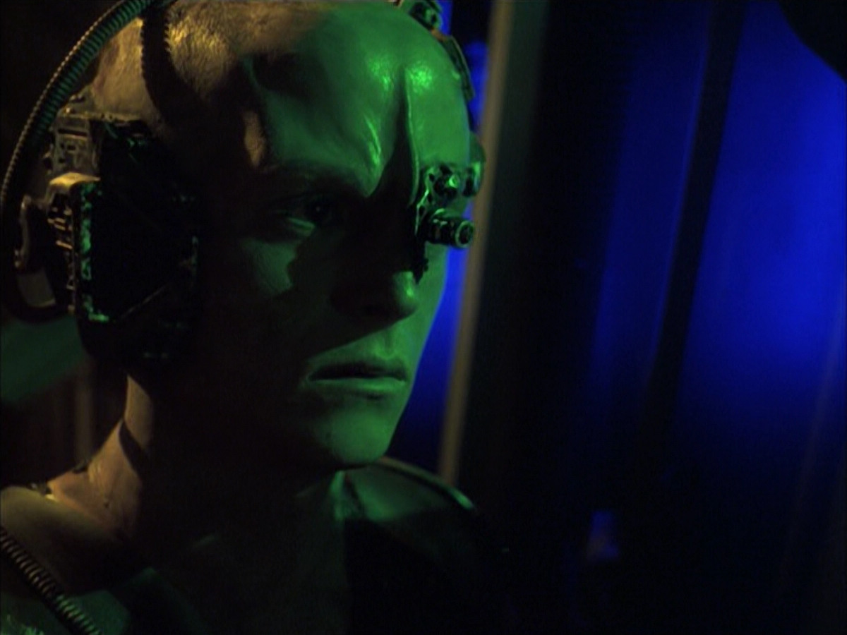 extant_StarTrek_VOY_6x16-Collective_01951.jpg