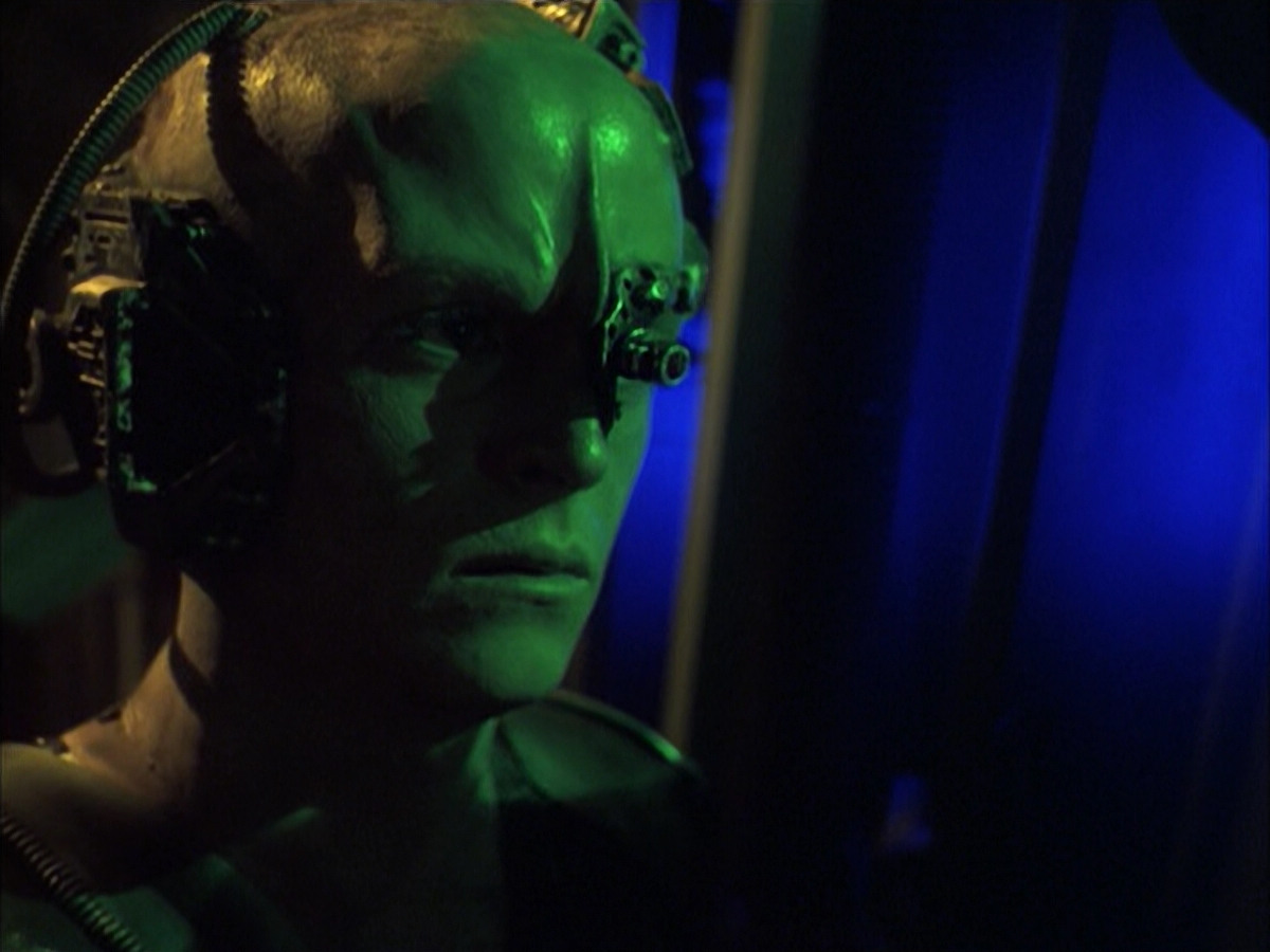 extant_StarTrek_VOY_6x16-Collective_01955.jpg