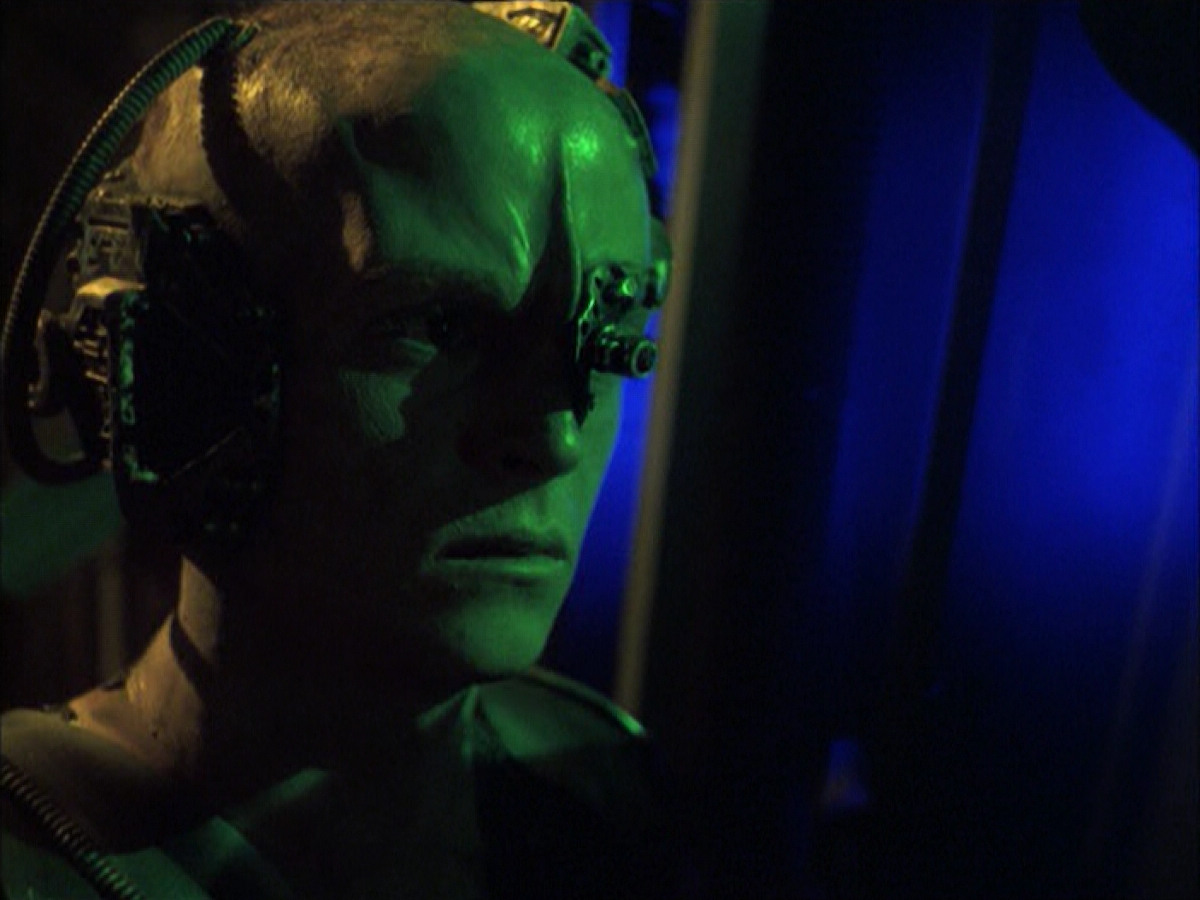 extant_StarTrek_VOY_6x16-Collective_01959.jpg