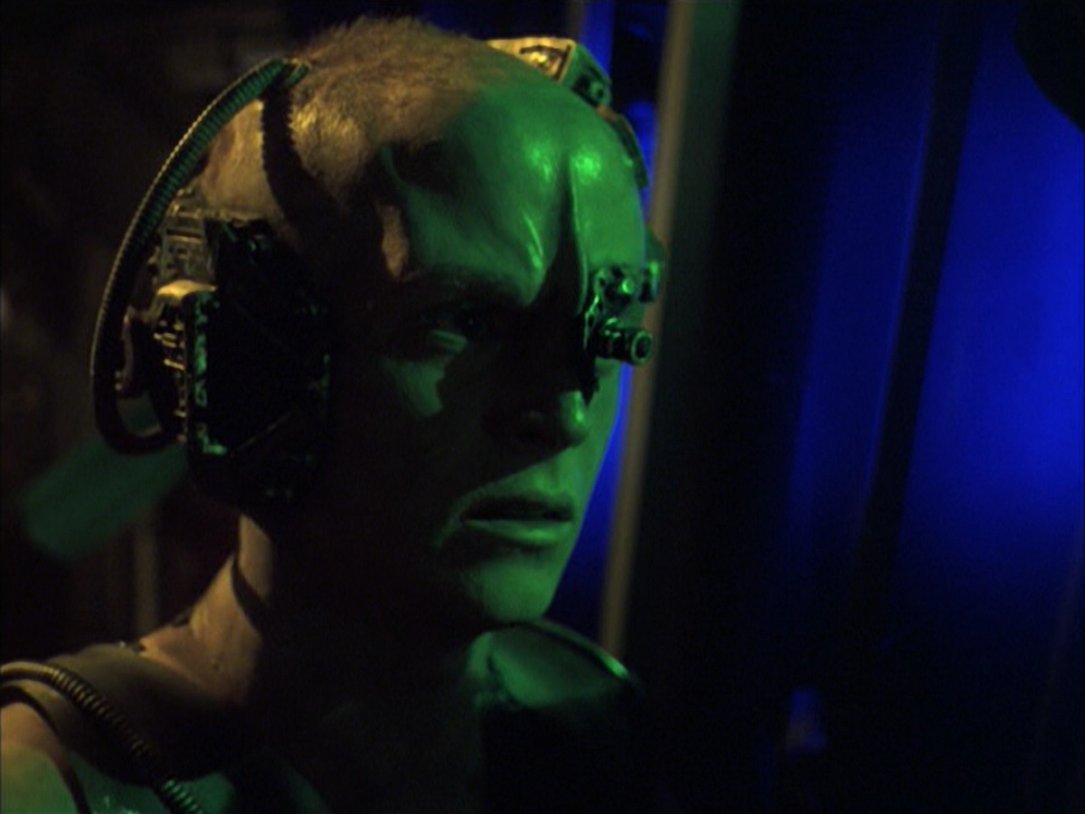 extant_StarTrek_VOY_6x16-Collective_01965.jpg