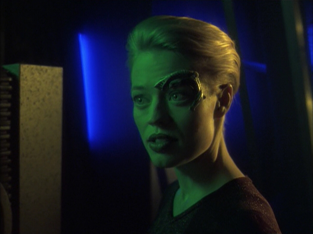 extant_StarTrek_VOY_6x16-Collective_01968.jpg