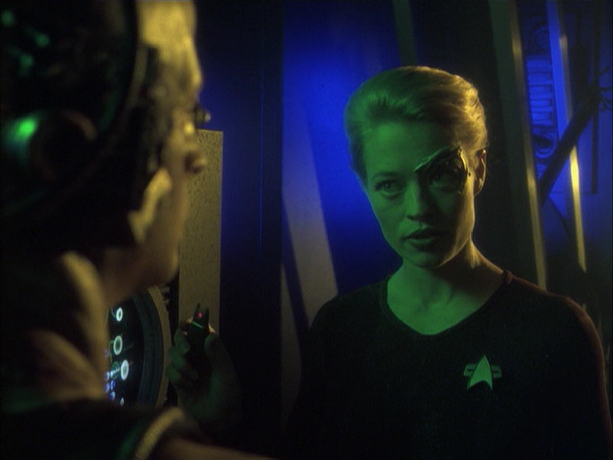 extant_StarTrek_VOY_6x16-Collective_01982.jpg