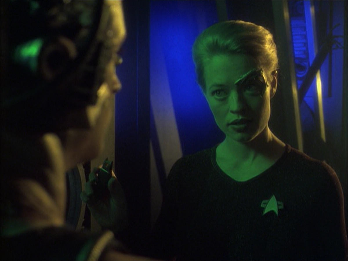 extant_StarTrek_VOY_6x16-Collective_01985.jpg