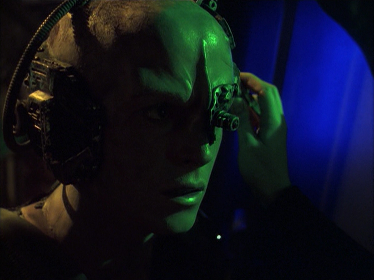 extant_StarTrek_VOY_6x16-Collective_01997.jpg