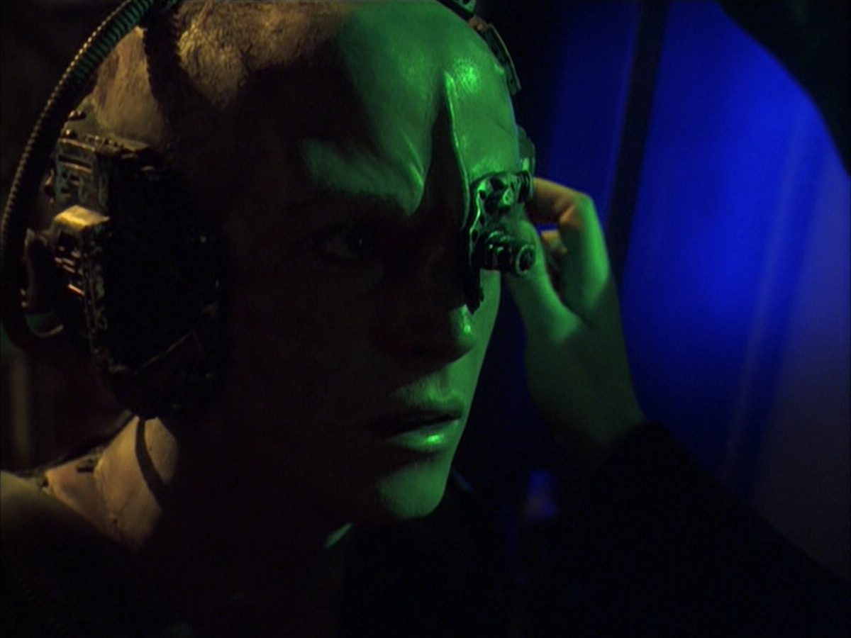 extant_StarTrek_VOY_6x16-Collective_01998.jpg
