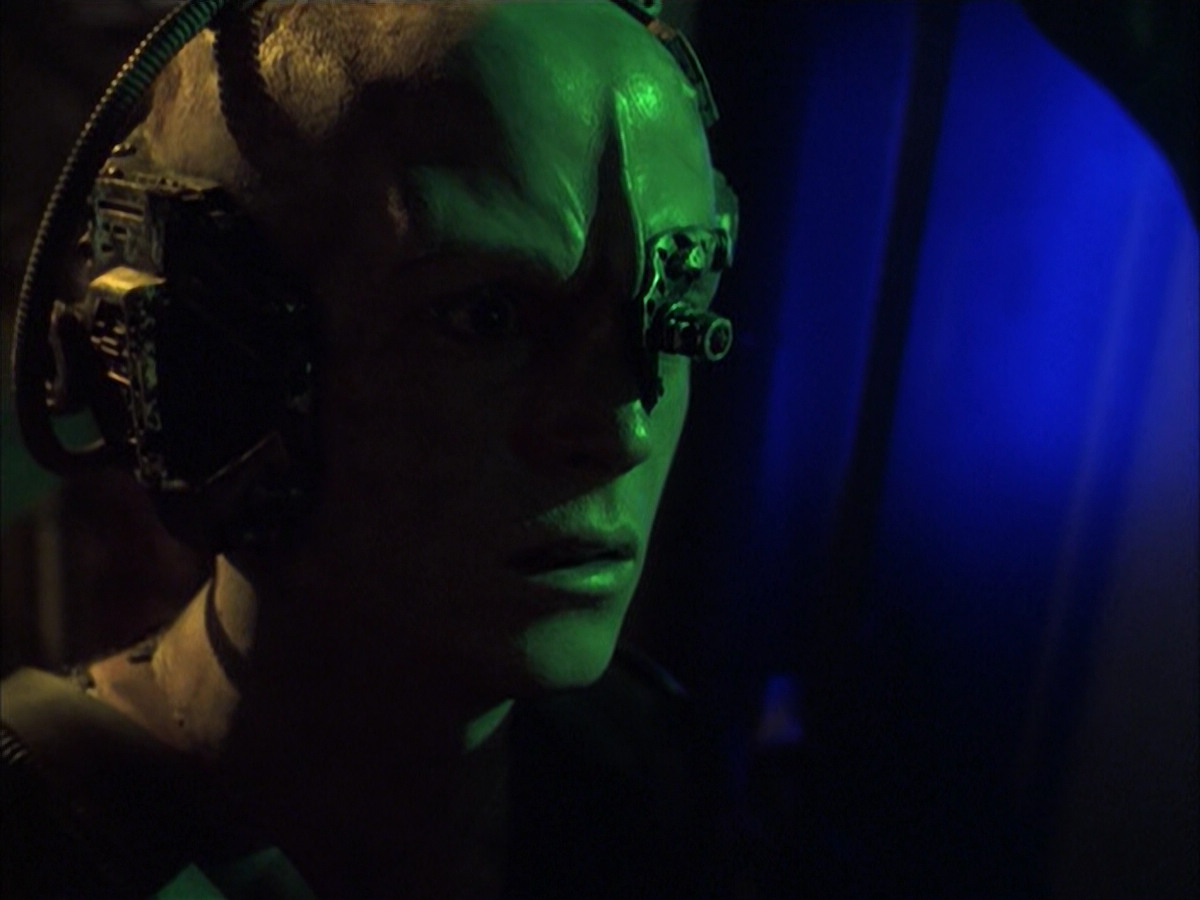 extant_StarTrek_VOY_6x16-Collective_02000.jpg