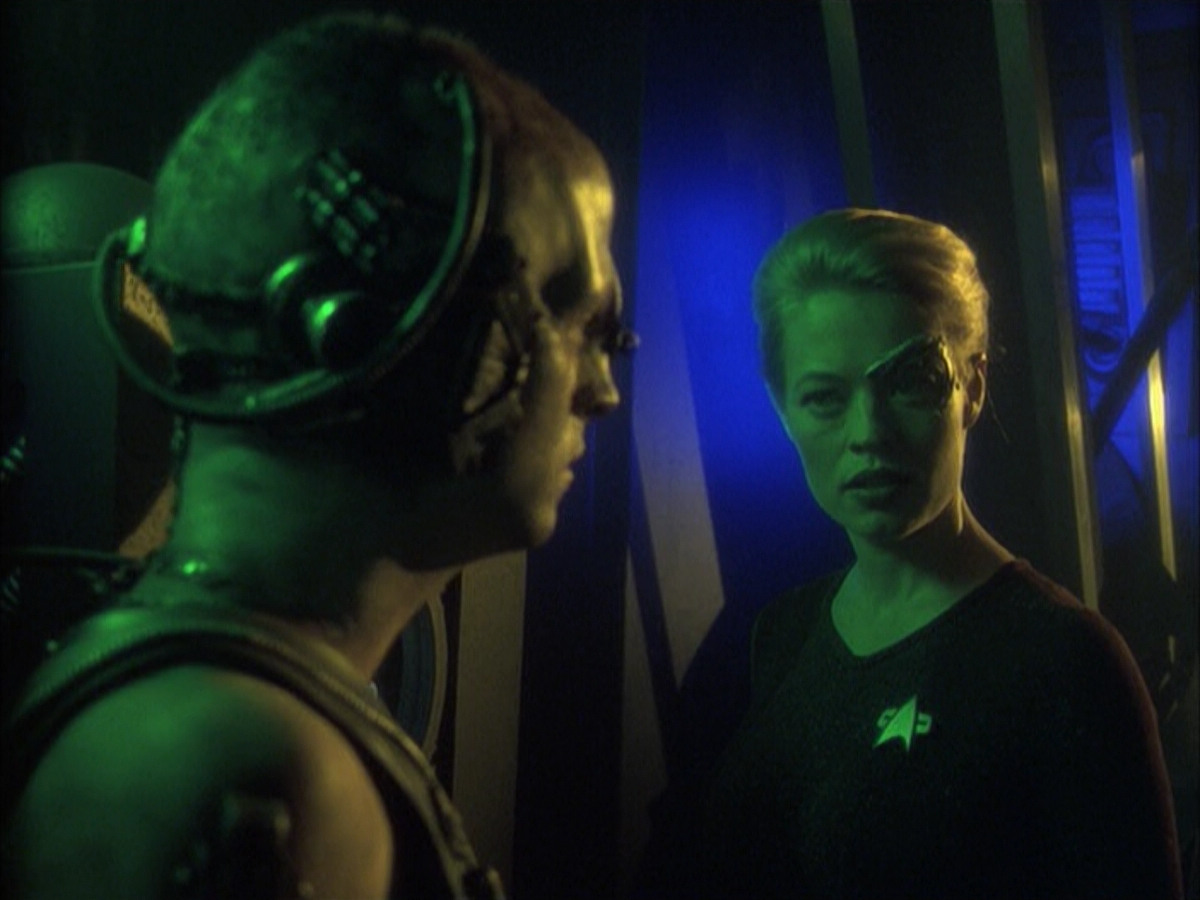 extant_StarTrek_VOY_6x16-Collective_02044.jpg