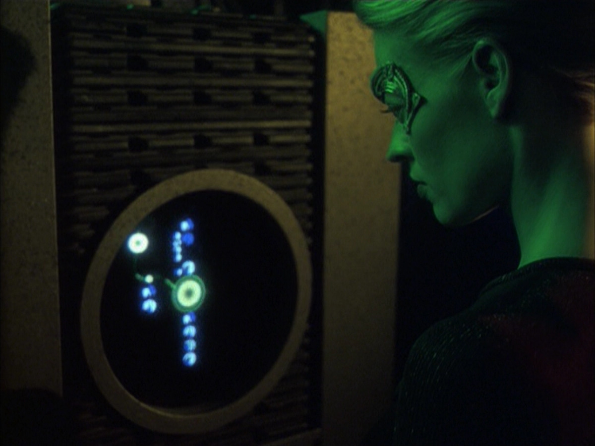 extant_StarTrek_VOY_6x16-Collective_02061.jpg
