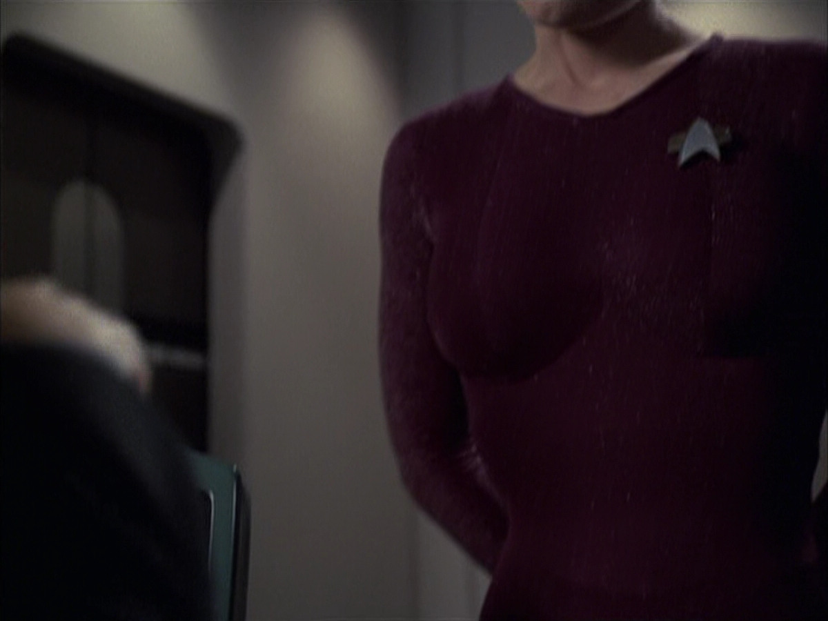 extant_StarTrek_VOY_6x16-Collective_02071.jpg