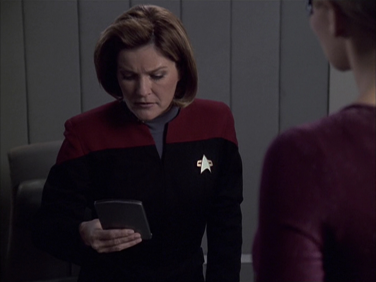 extant_StarTrek_VOY_6x16-Collective_02087.jpg