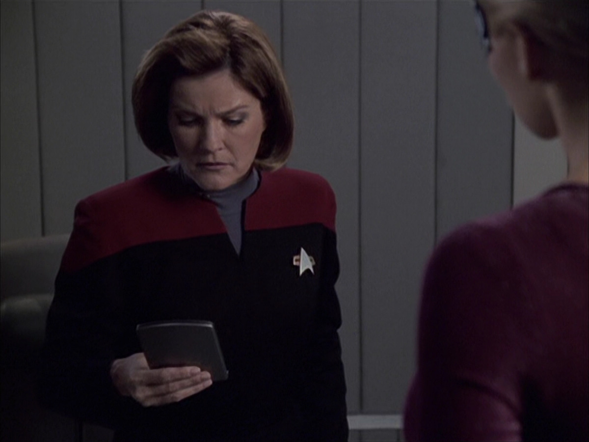 extant_StarTrek_VOY_6x16-Collective_02088.jpg