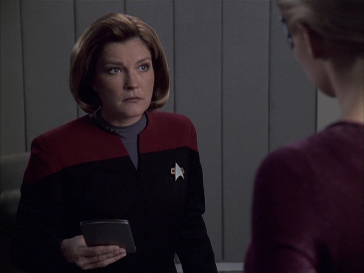 extant_StarTrek_VOY_6x16-Collective_02090.jpg