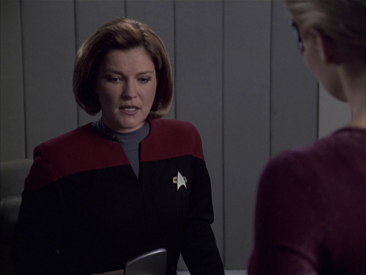 extant_StarTrek_VOY_6x16-Collective_02115.jpg
