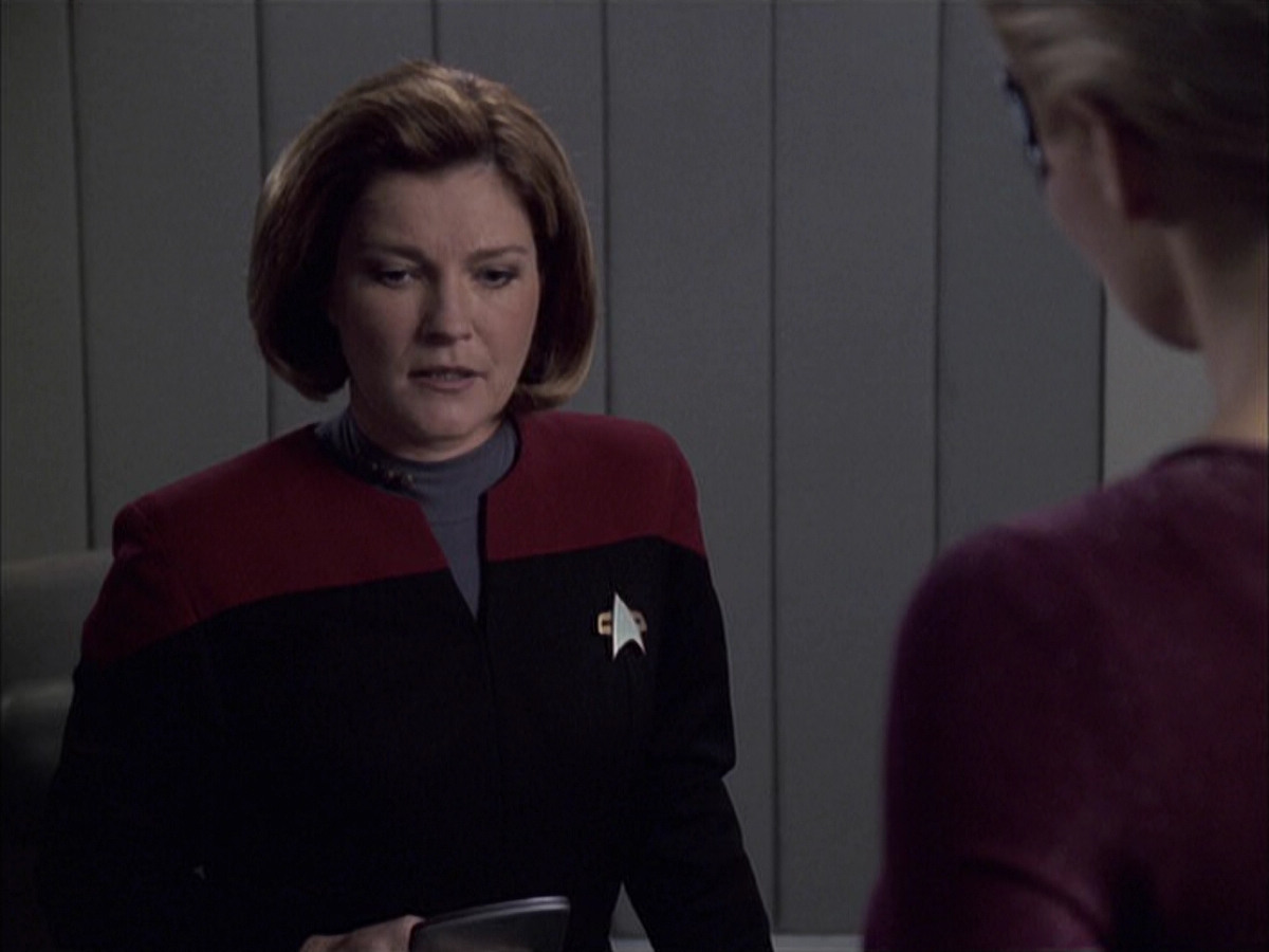 extant_StarTrek_VOY_6x16-Collective_02116.jpg