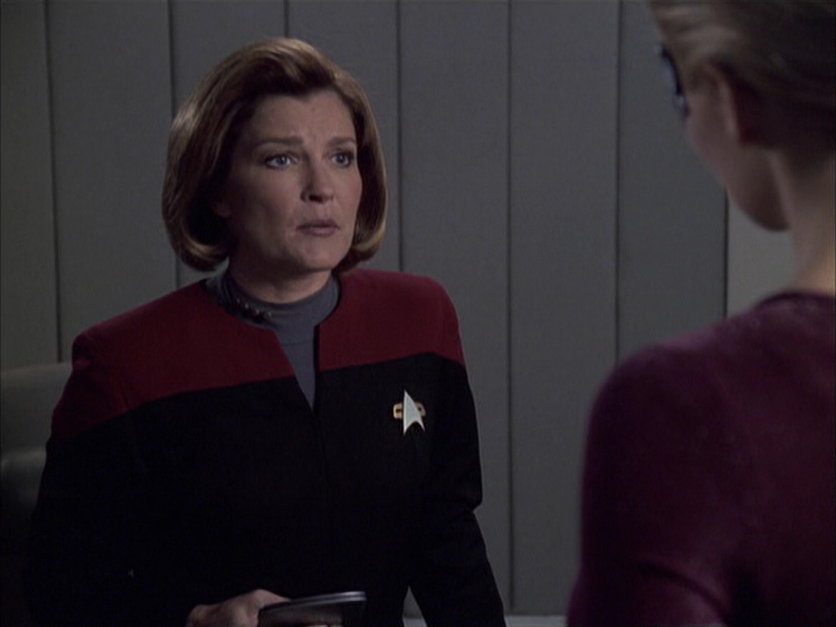 extant_StarTrek_VOY_6x16-Collective_02120.jpg