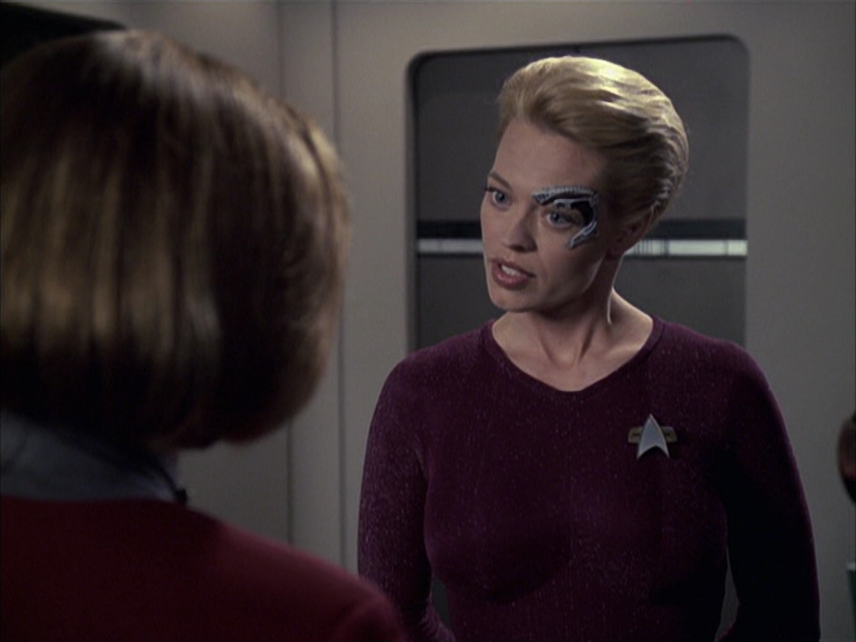 extant_StarTrek_VOY_6x16-Collective_02125.jpg
