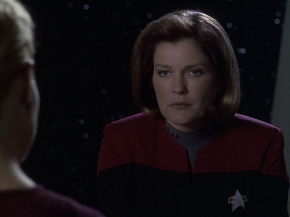 extant_StarTrek_VOY_6x16-Collective_02171.jpg