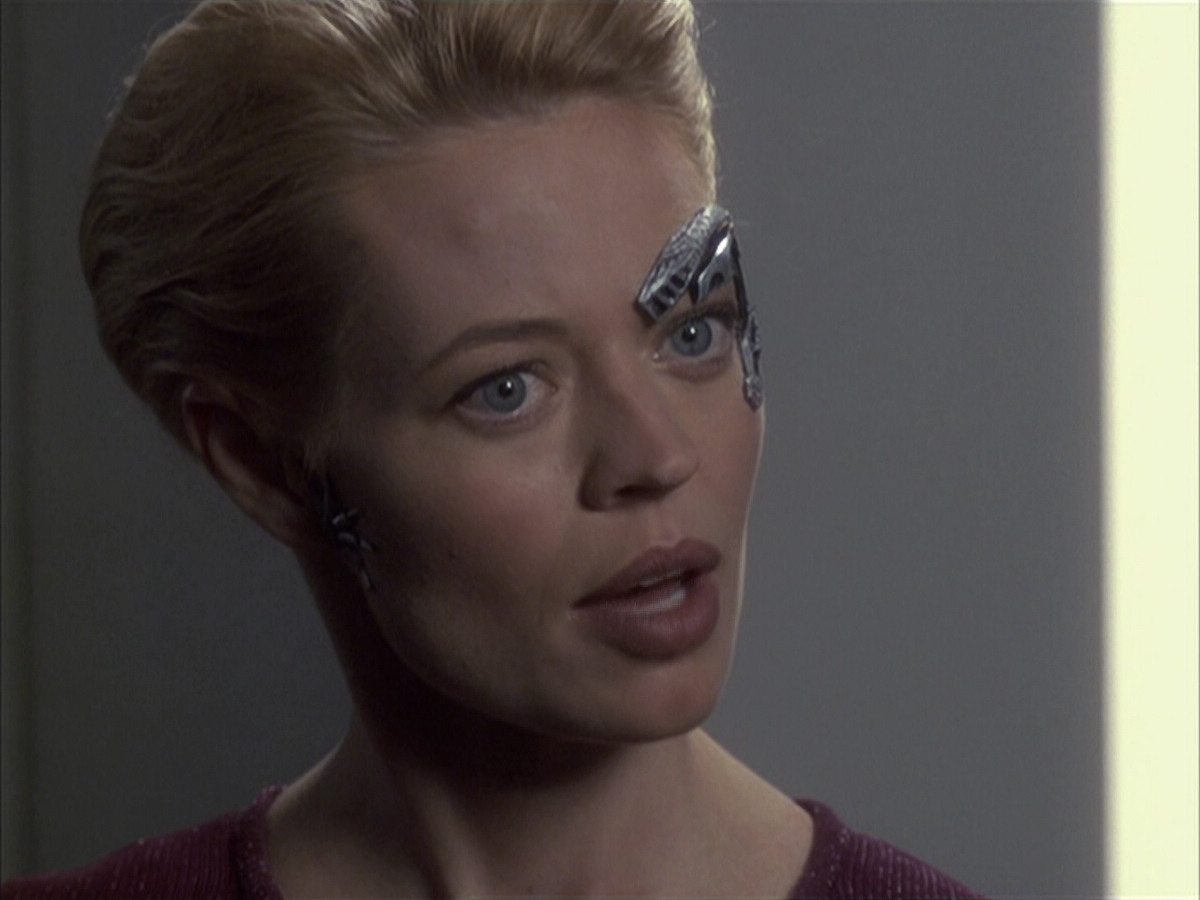 extant_StarTrek_VOY_6x16-Collective_02214.jpg