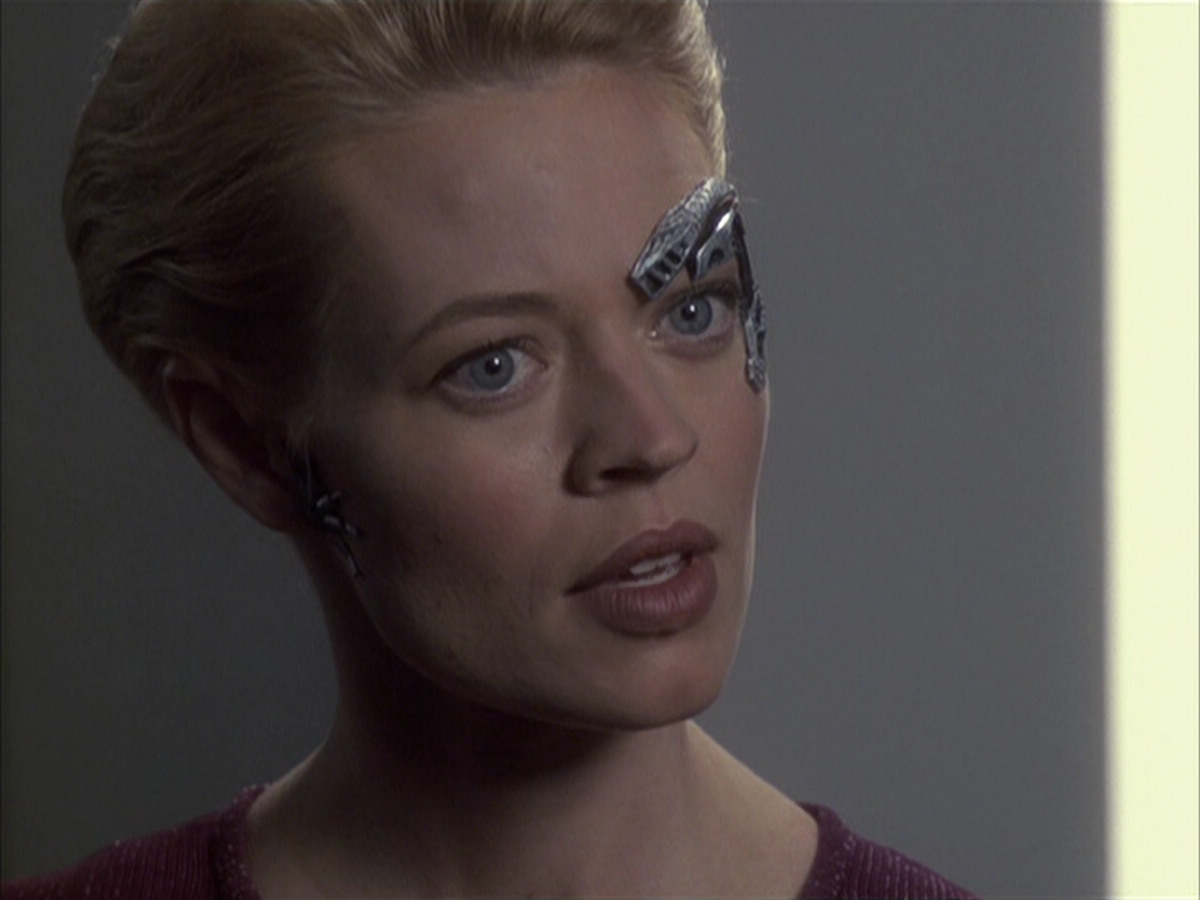 extant_StarTrek_VOY_6x16-Collective_02216.jpg