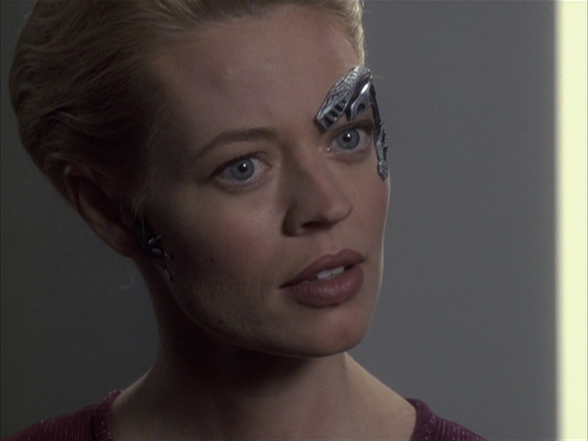 extant_StarTrek_VOY_6x16-Collective_02221.jpg