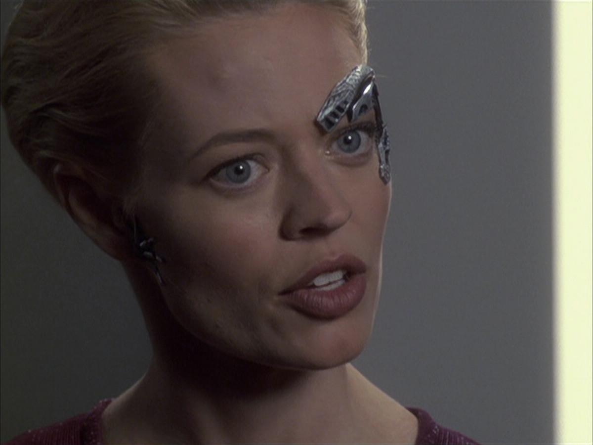 extant_StarTrek_VOY_6x16-Collective_02224.jpg