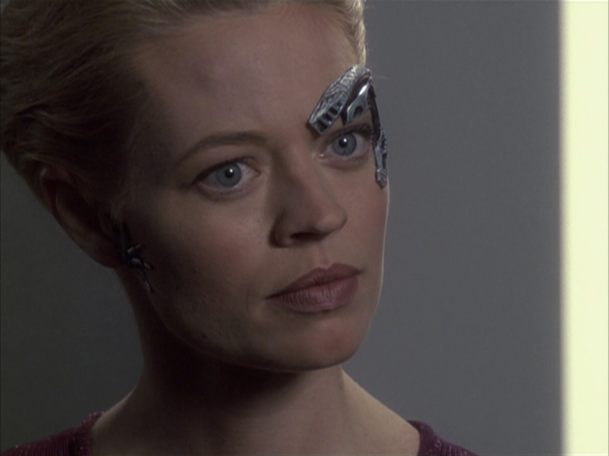 extant_StarTrek_VOY_6x16-Collective_02226.jpg