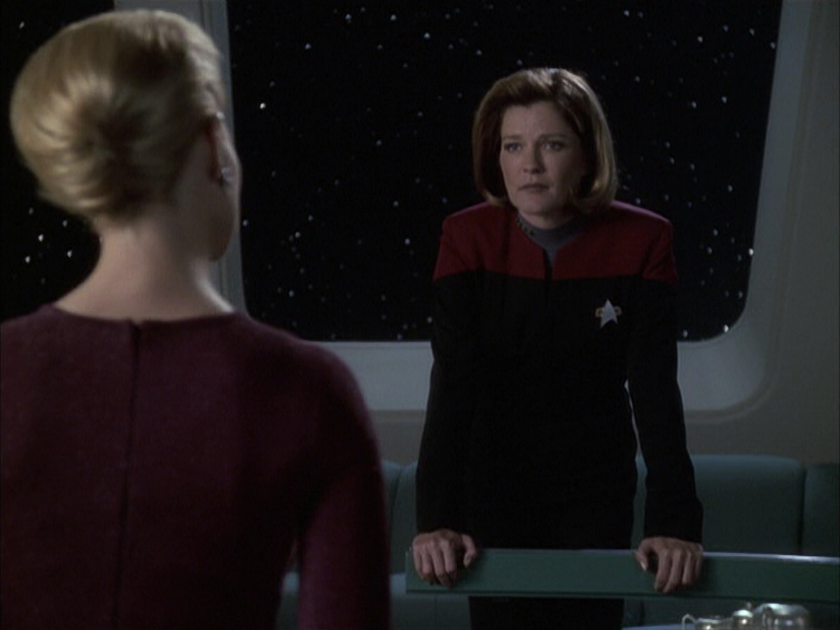 extant_StarTrek_VOY_6x16-Collective_02232.jpg