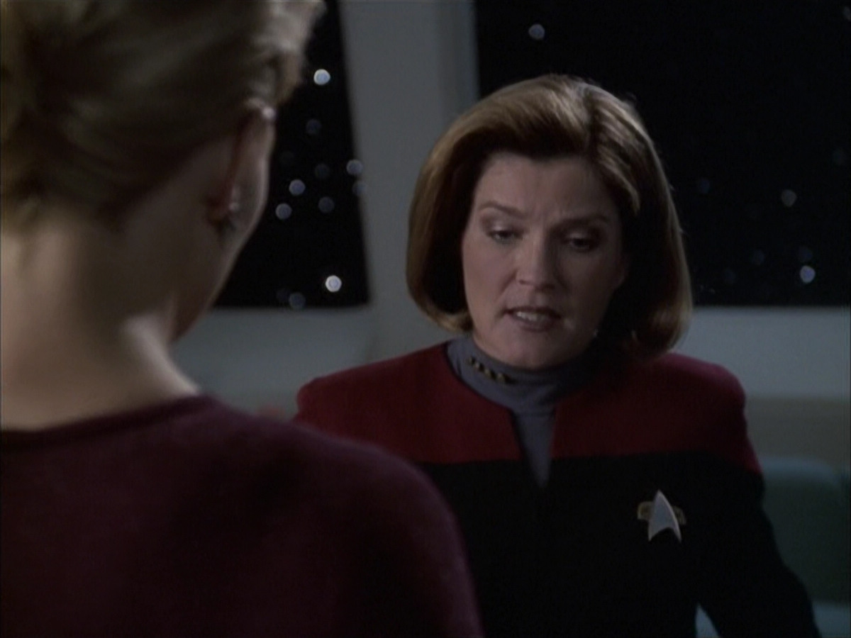extant_StarTrek_VOY_6x16-Collective_02240.jpg