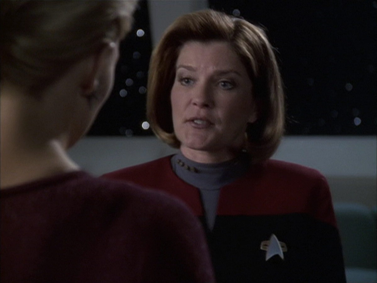 extant_StarTrek_VOY_6x16-Collective_02241.jpg