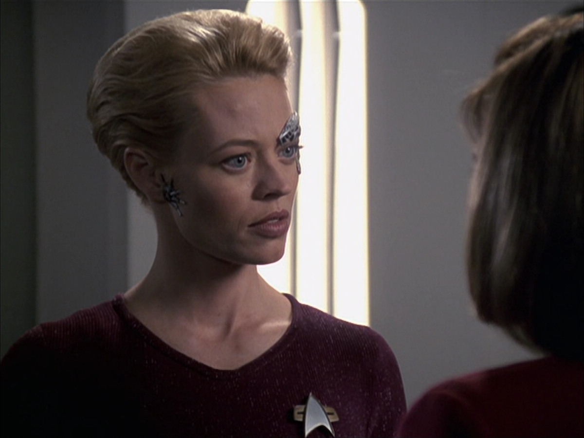 extant_StarTrek_VOY_6x16-Collective_02250.jpg
