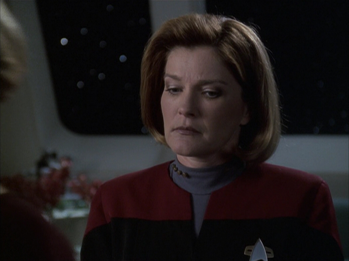 extant_StarTrek_VOY_6x16-Collective_02266.jpg