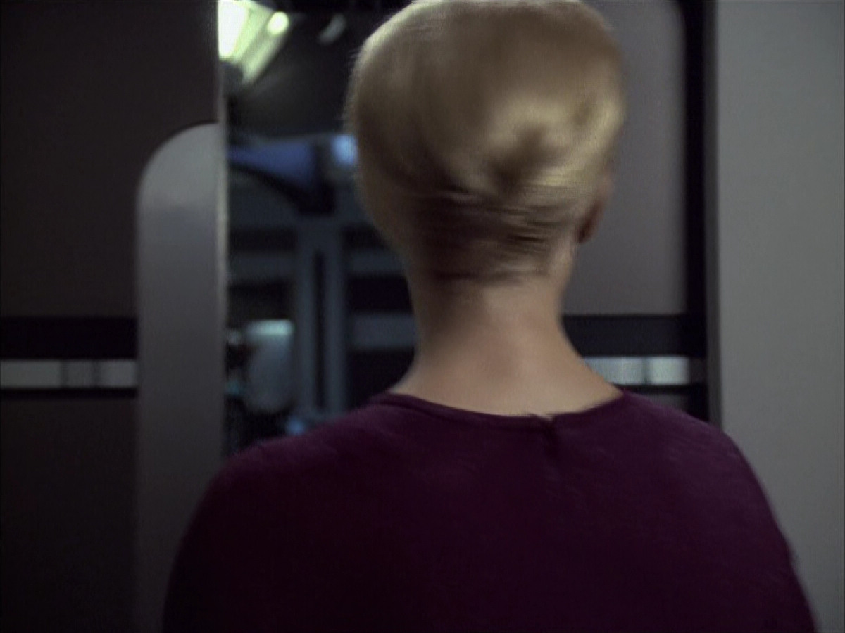 extant_StarTrek_VOY_6x16-Collective_02270.jpg