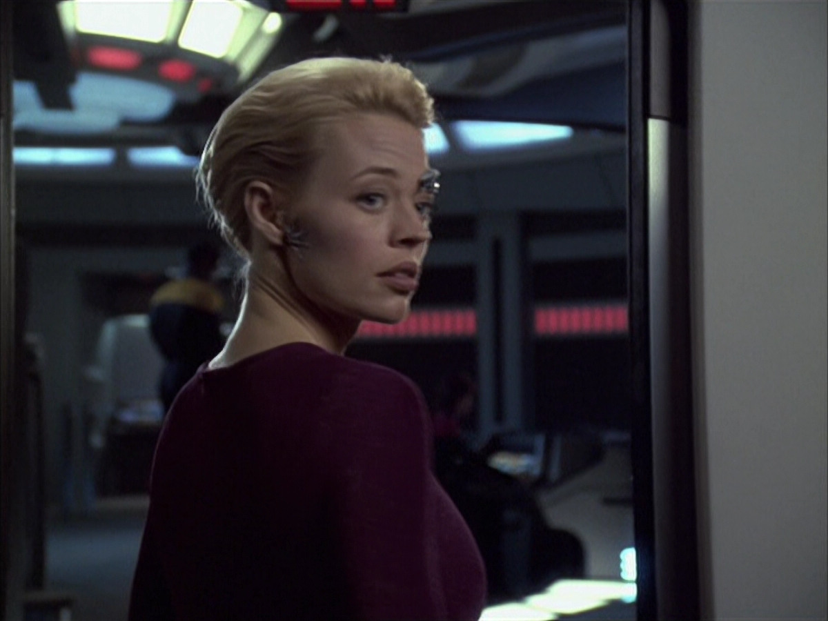 extant_StarTrek_VOY_6x16-Collective_02271.jpg