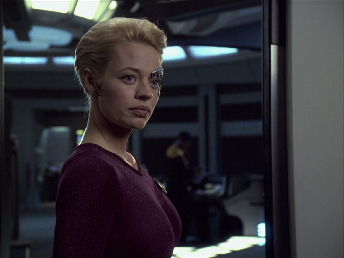 extant_StarTrek_VOY_6x16-Collective_02281.jpg