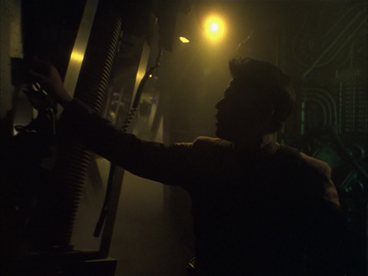 extant_StarTrek_VOY_6x16-Collective_02305.jpg