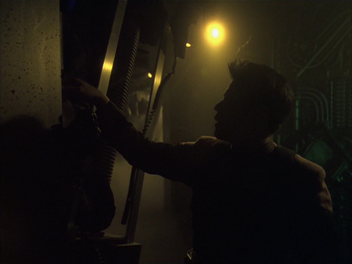 extant_StarTrek_VOY_6x16-Collective_02306.jpg