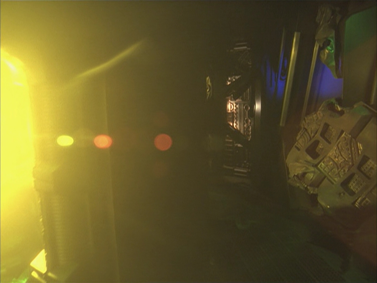 extant_StarTrek_VOY_6x16-Collective_02313.jpg