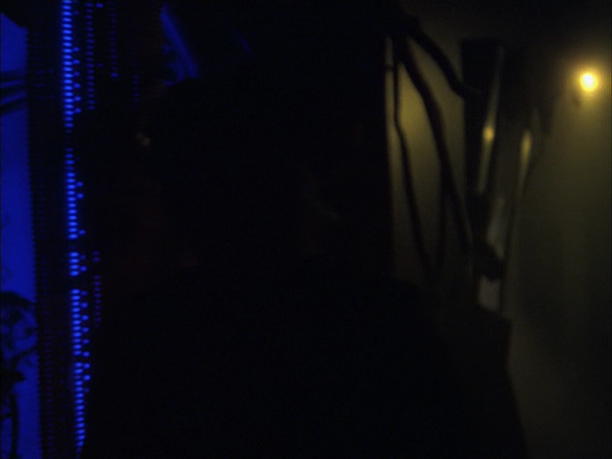 extant_StarTrek_VOY_6x16-Collective_02322.jpg