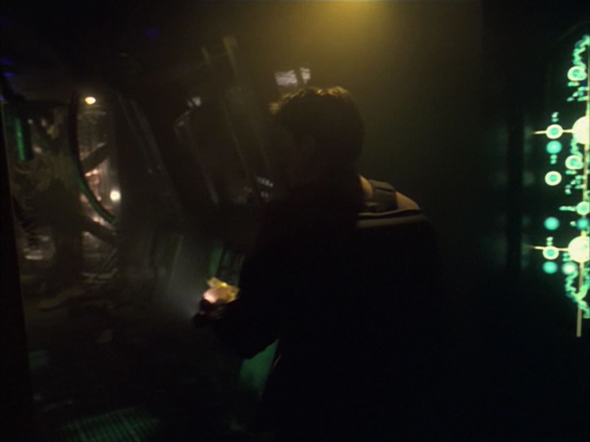 extant_StarTrek_VOY_6x16-Collective_02352.jpg