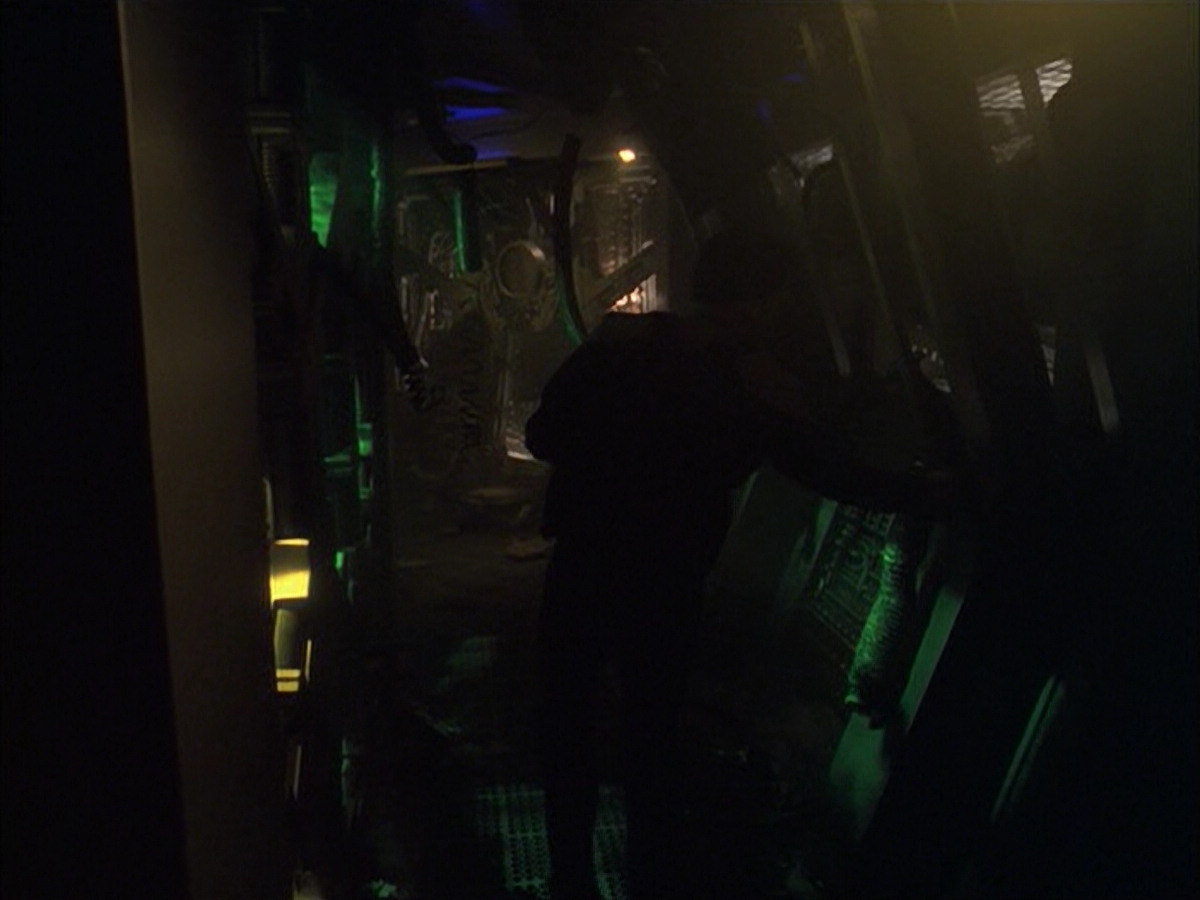 extant_StarTrek_VOY_6x16-Collective_02355.jpg