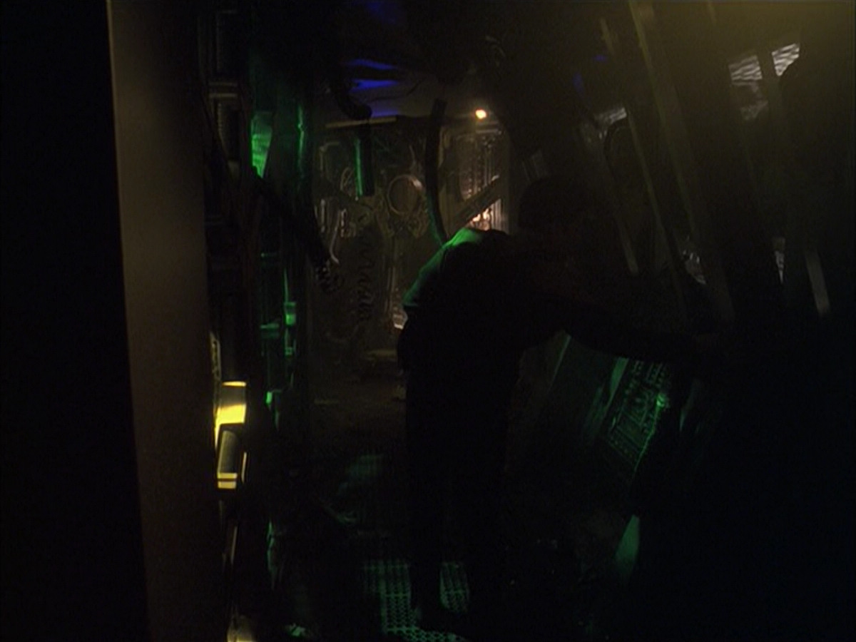 extant_StarTrek_VOY_6x16-Collective_02356.jpg