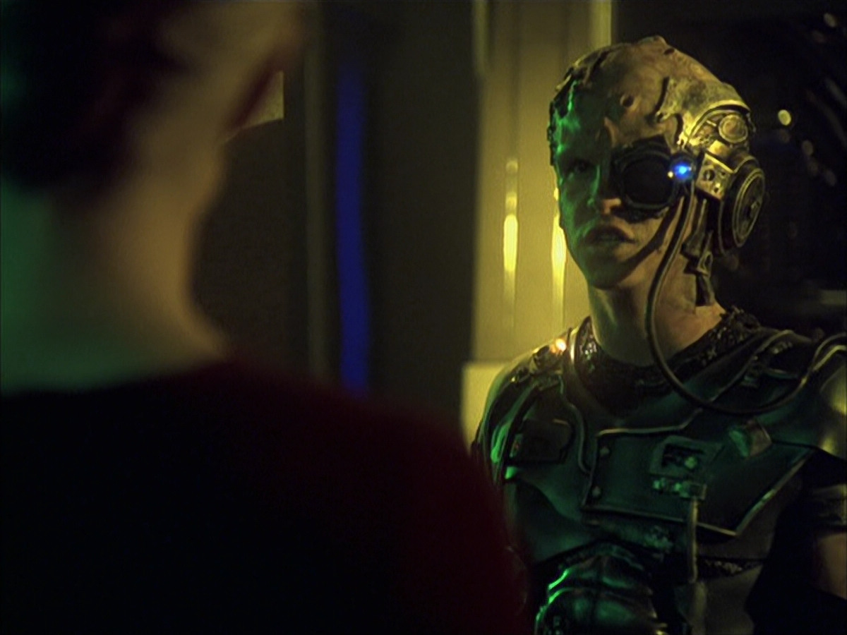 extant_StarTrek_VOY_6x16-Collective_02368.jpg