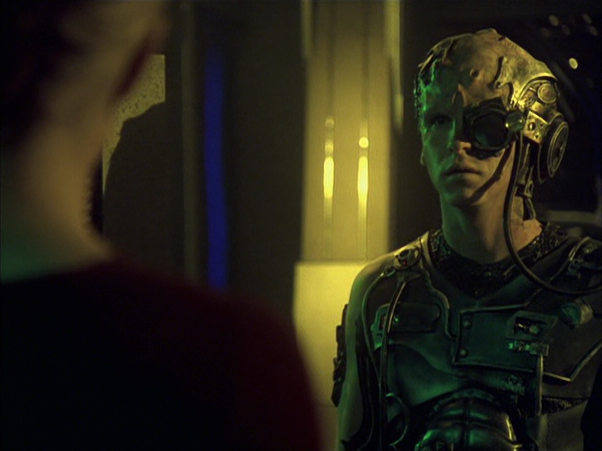 extant_StarTrek_VOY_6x16-Collective_02369.jpg