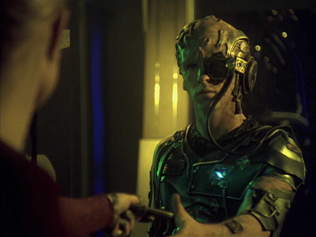 extant_StarTrek_VOY_6x16-Collective_02375.jpg